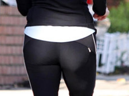 Reese Witherspoon's Mom Ass Fighting The Fat of the Day