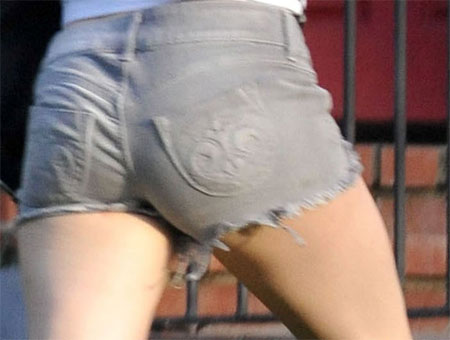 Kristen Stewart Has a Shitty Ass in Little Shorts of the Day