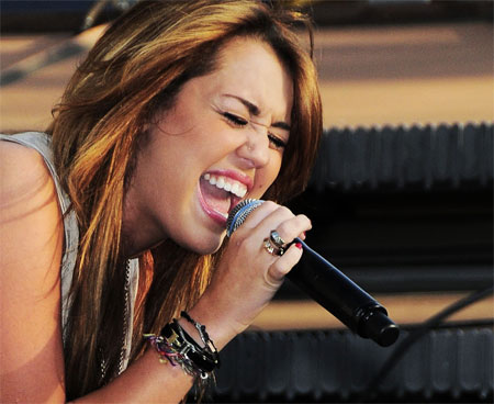 Miley Cyrus Rocks the Mic of the Day