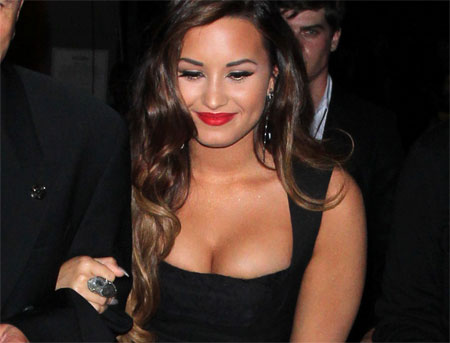 demi lovato boobs