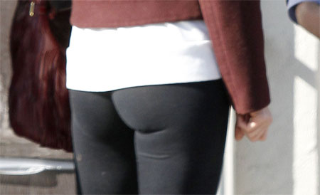 Ali Larter Mom Ass in Leggings of the Day