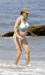 Minnie Driver and Her Pregnant Bikini Pictures